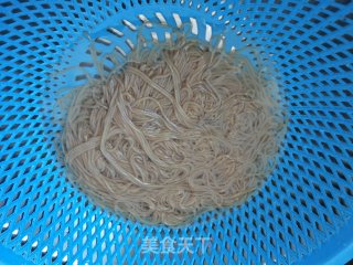 凉拌荞麦冷面的做法步骤：3
