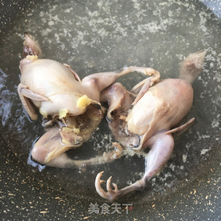 车前草鹌鹑汤的做法步骤：7