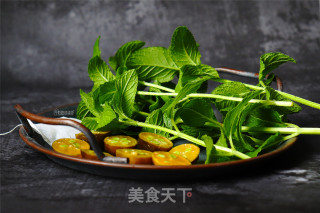 酸梅青桔冰红茶的做法步骤：1