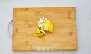 开屏金昌鱼清蒸教程的做法步骤：2