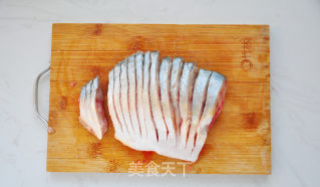 开屏金昌鱼清蒸教程的做法步骤：3