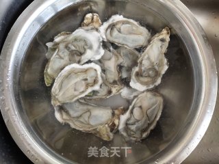 蒜蓉烤生蚝的做法步骤：1