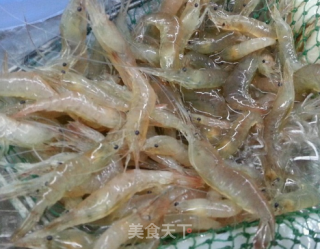 水煮白虾的做法步骤：1