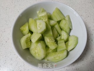 猕猴桃黄瓜汁的做法步骤：2