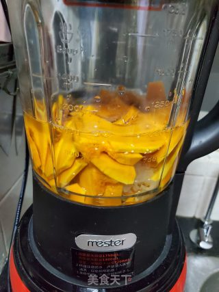 银耳小米南瓜米糊的做法步骤：3