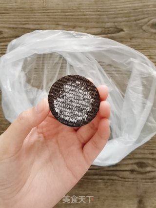 冰淇淋奥利奥榴莲酸奶杯的做法步骤：1