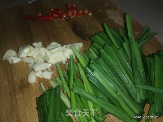 豆芽炒韭菜的做法步骤：3