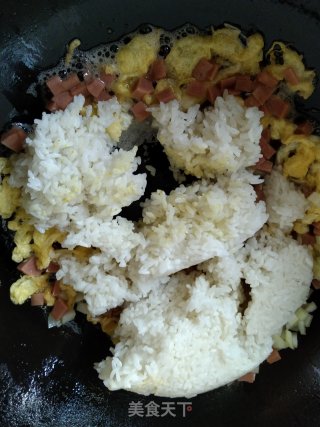 咖喱青瓜火腿炒饭的做法步骤：4