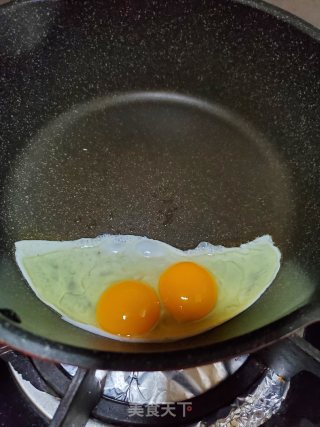 生菜鸡蛋黑麦三明治的做法步骤：3