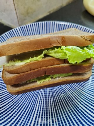 生菜鸡蛋黑麦三明治的做法步骤：5