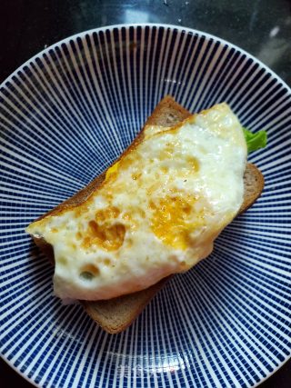 生菜鸡蛋黑麦三明治的做法步骤：6