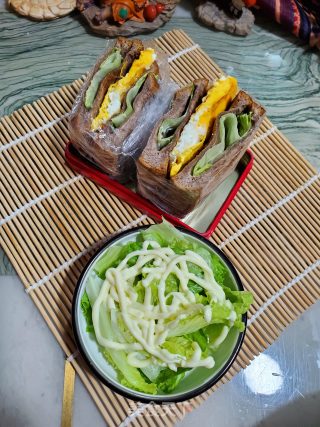 生菜鸡蛋黑麦三明治的做法步骤：10