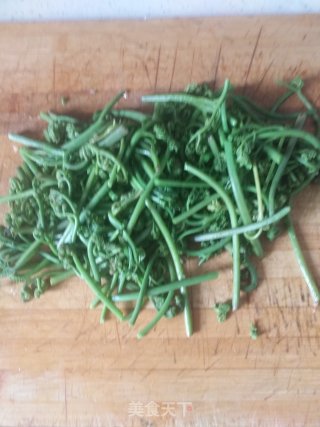 凉拌蕨菜的做法步骤：2