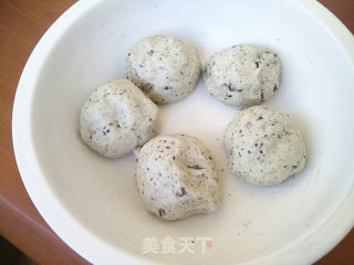 黑豆渣桂圆馒头的做法步骤：6