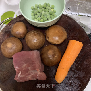 炒肉酱+肉酱面（家常快手版）的做法步骤：1