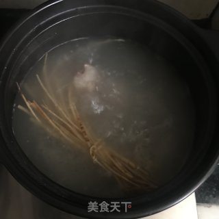 茅根马蹄煲筒骨的做法步骤：7