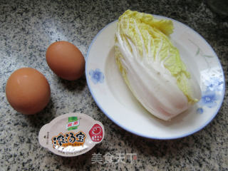 上汤鸡蛋娃娃菜的做法步骤：1