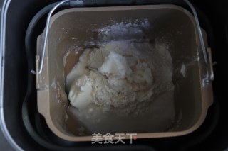 桃花酥的做法步骤：1