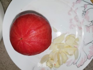 西红柿炒丝瓜的做法步骤：1