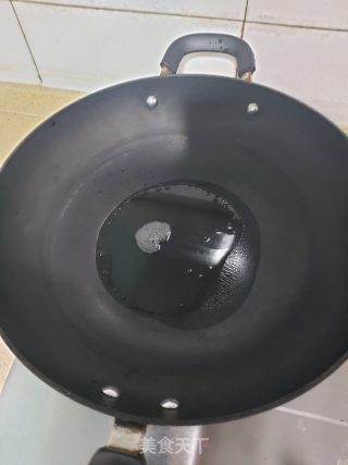酸菜炒鸭血的做法步骤：1