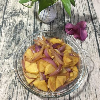 紫洋葱炒土豆片的做法步骤：8