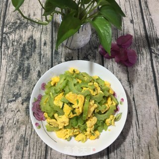 香葱鸡蛋炒苦瓜的做法步骤：6