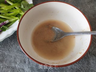拌苦苣黄瓜的做法步骤：2