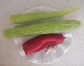 夏天快手菜 凉拌莴苣 凉拌莴笋的做法步骤：1