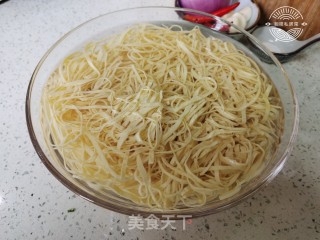 凉拌油豆皮的做法步骤：4