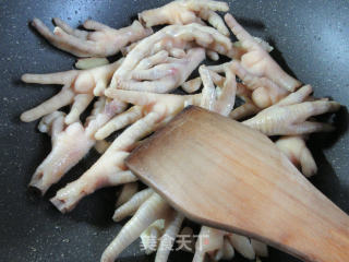 鲜虾老豆腐鸡爪煲的做法步骤：4