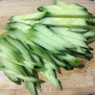 凉拌黄瓜的做法步骤：1
