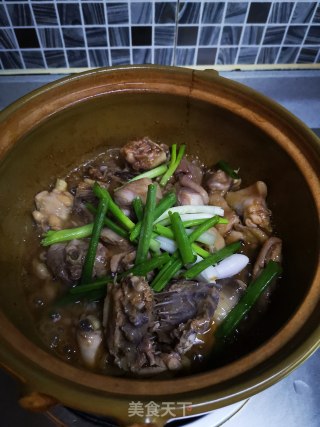 砂锅焖鸡的做法步骤：6