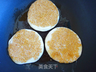 山药芝麻烧饼的做法步骤：11