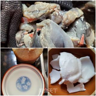 椰子炖乌鸡的做法步骤：1