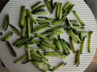 凉拌萝卜干的做法步骤：1