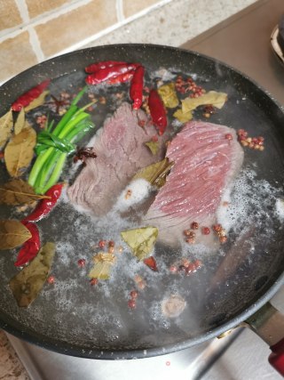 椒麻牛肉的做法步骤：2