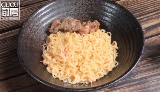 番茄肥牛面的做法步骤：3