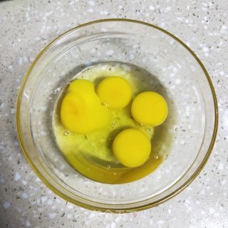 甜甜圈的做法步骤：1