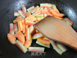 西瓜皮炒木瓜的做法步骤：6