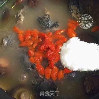 香菇乌鸡汤的做法步骤：9