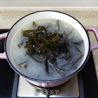 猪骨黄豆海带汤的做法步骤：5