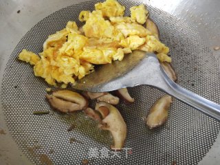 韭菜香菇炒鸡蛋的做法步骤：6