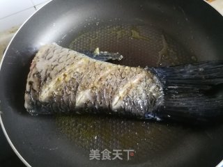 番茄粉皮炖青鱼的做法步骤：3