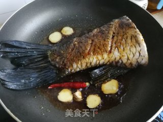 番茄粉皮炖青鱼的做法步骤：4