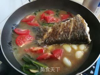 番茄粉皮炖青鱼的做法步骤：7