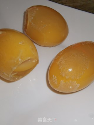 青椒皮蛋的做法步骤：2