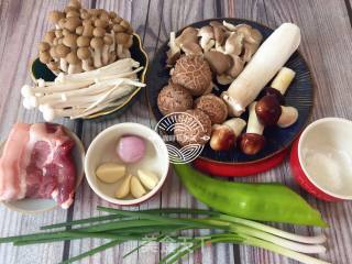 五花肉炒杂菇的做法步骤：1