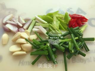 五花肉炒杂菇的做法步骤：5