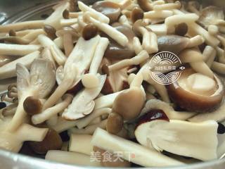 五花肉炒杂菇的做法步骤：8