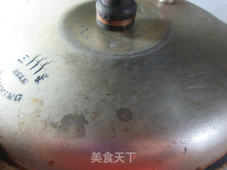 肉骨土豆龙虾尾煲的做法步骤：6